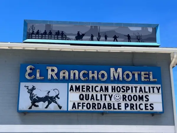 El Rancho Motel 9