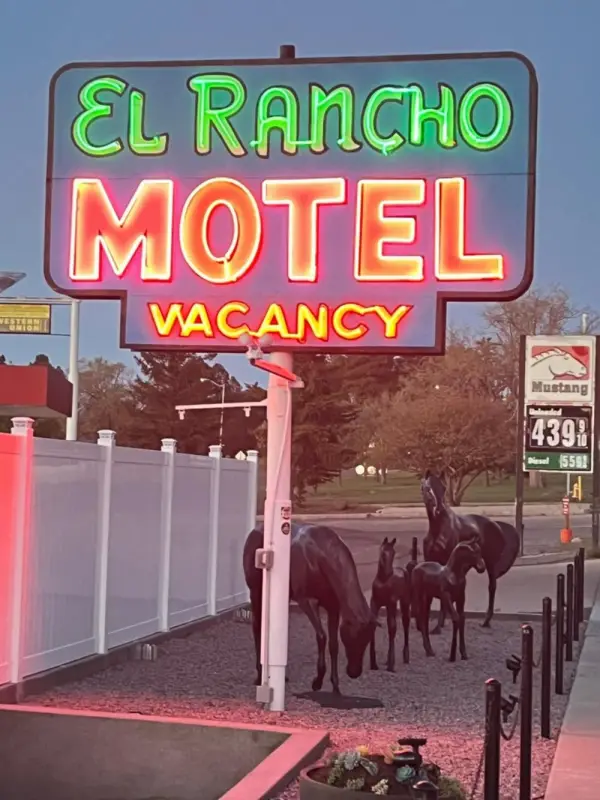 El Rancho Motel 6